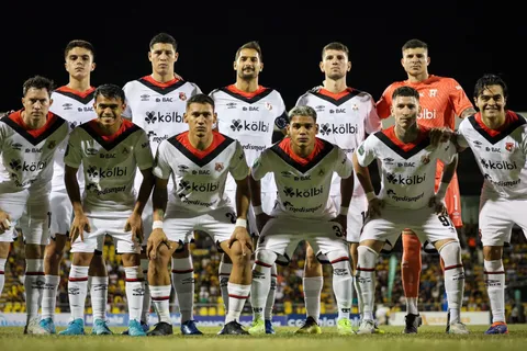 Alajuelense deja ir a uno de sus jugadores.