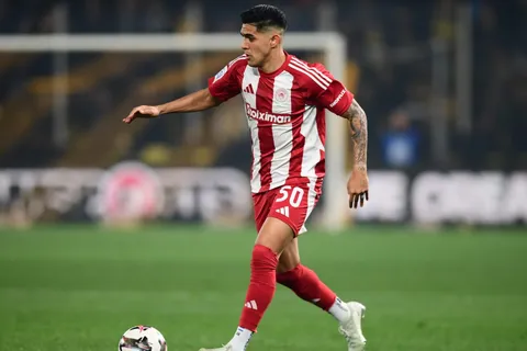 ¡Golpe sobre la mesa! Luis Palma y Olympiacos dan batacazo en la Superliga de Grecia