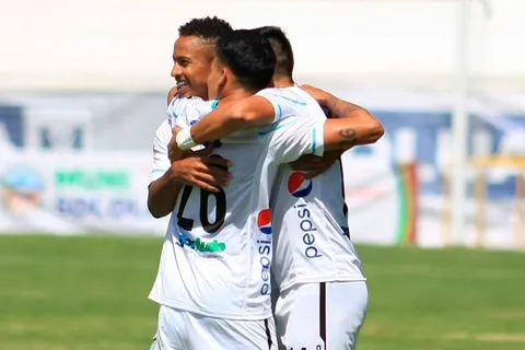 Comunicaciones debutó en el Apertura 2021 goleando a Sololá