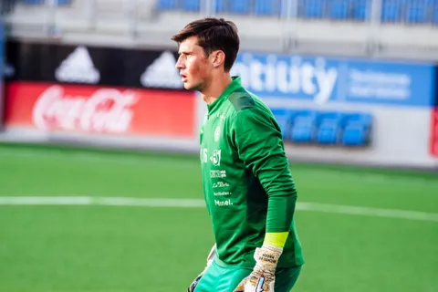 Nicholas Hagen recibe malas noticias del HamKam.