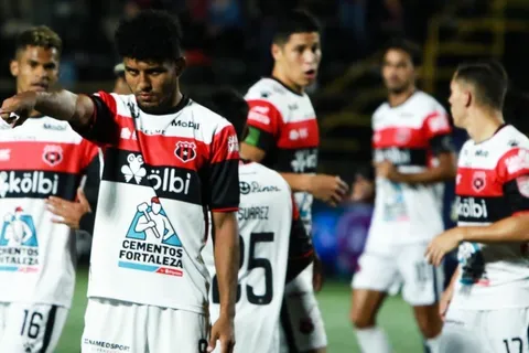 Alajuelense rescató un punto ante Sporting pero dejó muchas dudas [Video]
