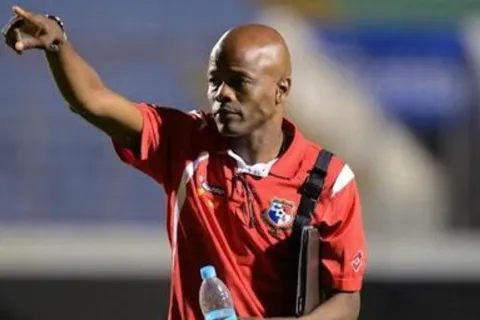 Julio César Dely Valdés y un consejo para los jóvenes que sueñan con ser grandes futbolistas
