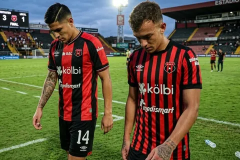 Alajuelense sancionará a Alejandro Bran y Kenneth Vargas.
