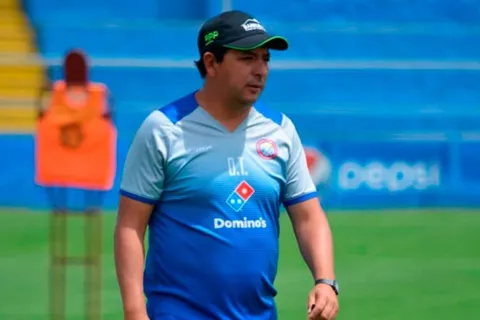 Antonio Morales dejó de ser entrenador de Xelajú