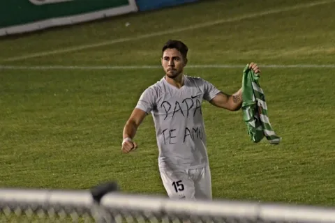 La conmovedora dedicatoria de Pedro Báez con Antigua GFC en Guatemala