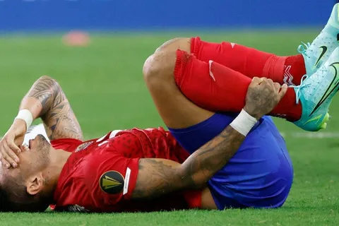 Ronald Matarrita muestra cómo quedó su tobillo tras plancha de Kaye