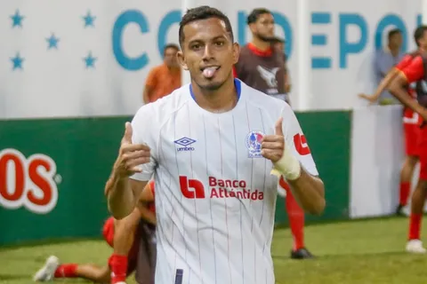 Edwin Rodríguez palpita su regreso a las canchas y habla de la obligación de la Selección Nacional