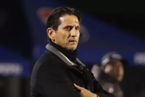 Comunicaciones cumple el deseo que tanto quería Ronald González