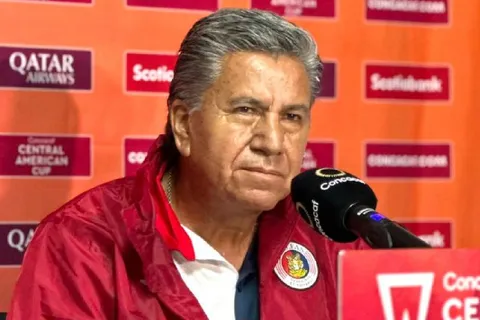 FAS decidió destituir a Raúl Arias