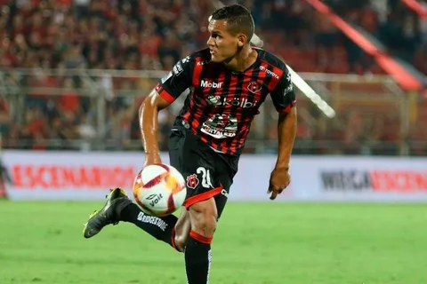 Jurgens Montenegro definió si seguirá o no en Alajuelense