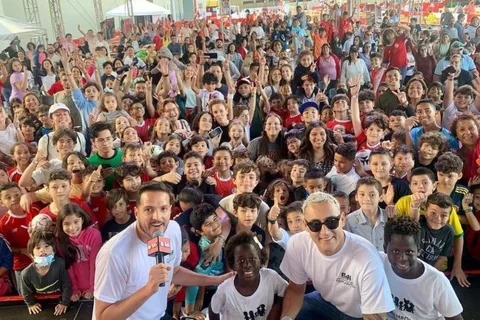 Enorme Keylor Navas: Congregó multitud para recolectar juguetes para niños pobres