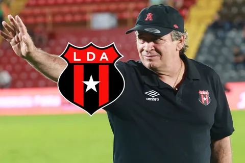 machillo ramirez-alajuelense-saluda