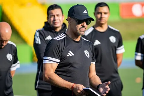 Lo que falta para que el Fantasma Figueroa tenga al fichaje que tanto necesita en Comunicaciones