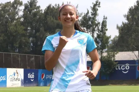 Guatemalteca sueña con jugar en el PSG