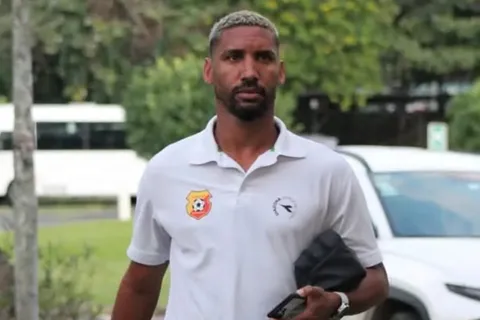 Marcel Hernández y un mensaje raro de Herediano.