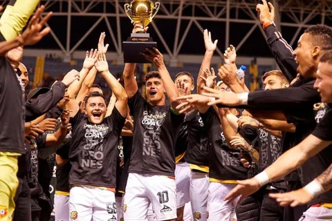 Jafet Soto presume 9 títulos con Herediano en sus 10 años de gestión como gerente