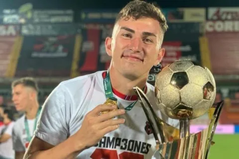 ¿Fernán Faerrón al Saprissa? El defensor podría firmar en los próximos días