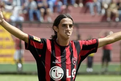 Presidente de Alajuelense habló sobre la posibilidad de fichar a Bryan Ruiz