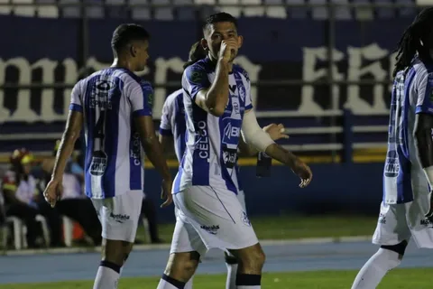Cartaginés le hizo pagar cara la ineficacia a Cobán Imperial (VIDEO)