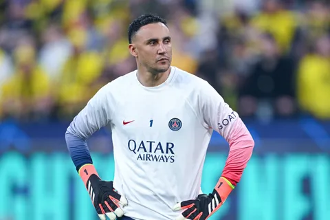 A la deriva: la decisión que ensombrece el futuro de Keylor Navas
