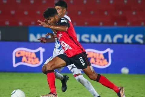 Alajuelense sigue invicto y toma la cima de la clasificación
