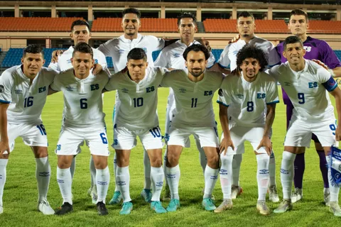 FESFUT castiga a doce futbolistas de la Selección de El Salvador por actos de indisciplina