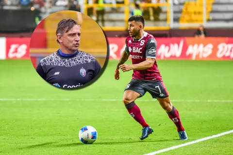 Jefry Valverde hizo enojar al DT de San Carlos.