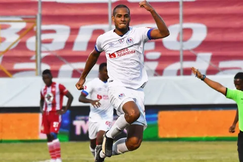 Olimpia golea 3-0 al Vida y jugará la final ante Motagua [VIDEO]