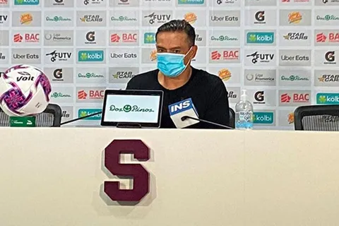 Walter Centeno admite estar "golpeado" tras la "catastrófica" derrota ante Cartaginés