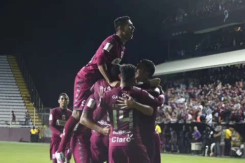 Fue campeón con Saprissa, estuvo a punto de retirarse y hoy vive un sueño en Europa