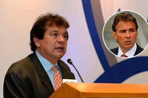 Hugo Carrillo ratifica a Carlos de los Cobos como entrenador de El Salvador