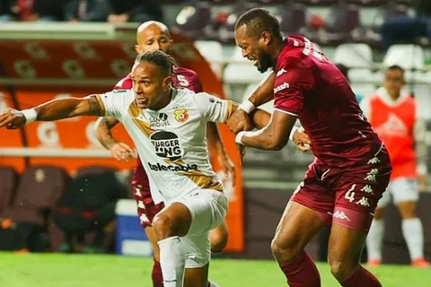 Herediano vence a Saprissa con un penal sobre la hora [VIDEO]