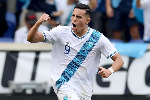 Rubio Rubín con la camisa de Guatemala.