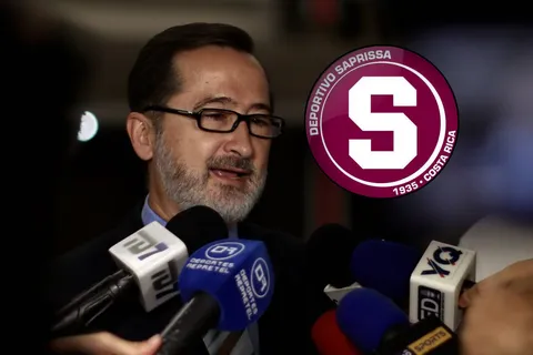 A Juan Carlos Rojas le preguntaron por su futuro reemplazo en Saprissa y lo dejó claro: "Es tremenda figura"