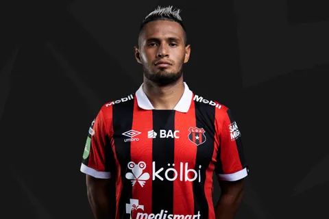Alajuelense anunció la salida de Alex López: ¿Dónde va a jugar en 2024?