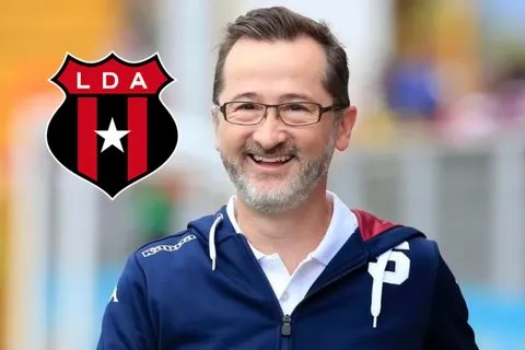 Juan Carlos Rojas golpea a Alajuelense donde más le duele: reapareció tras la clasificación de Saprissa y le enrostró esto al liguismo