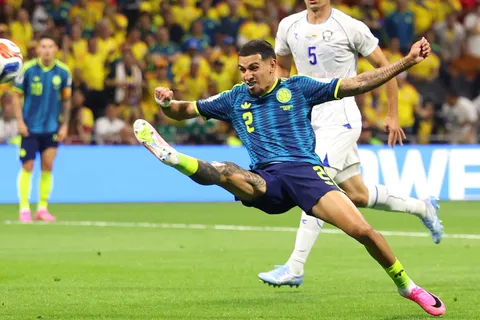 Triunfo y liderato para Colombia tras vencer a Uzbekistán: Resumen y goles