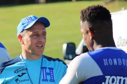 Fabián Coito no descarta a Romell Quioto