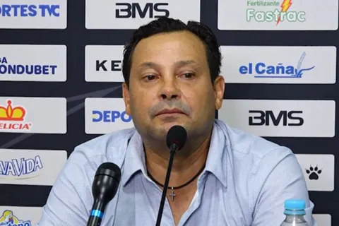 ¡Sin filtro! Jeaustin Campos lanza fuerte crítica al arbitraje de la Liga de Honduras