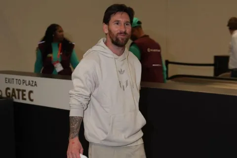 Lionel Messi olvida rápidamente su visita a Honduras al presentarse a un magno evento