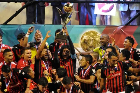 Ex Alajuelense está cerca de hacer historia.