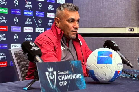 José Giacone habló en conferencia de prensa.