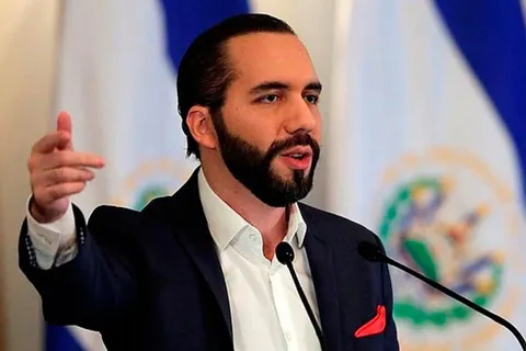 Nayib Bukele advierte que El Salvador está "en camino al colapso" del sistema de salud