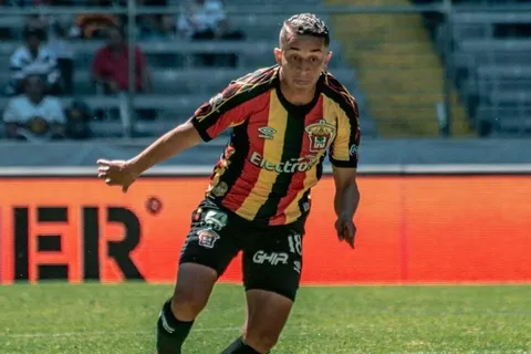 Marvin Ceballos debutó con Leones Negros