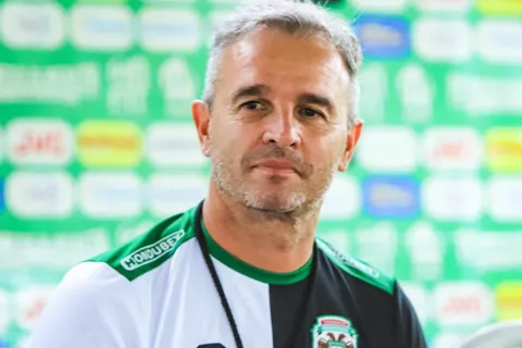 La polémica condición de Pablo Lavallén para renovar su contrato en Marathón