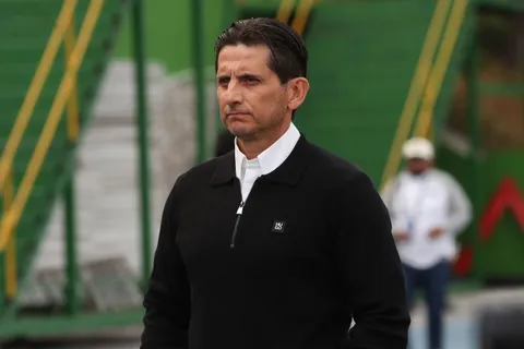 Fin de la novela: Comunicaciones ya eligió al DT que reemplazará a Ronald González en el Apertura 2025