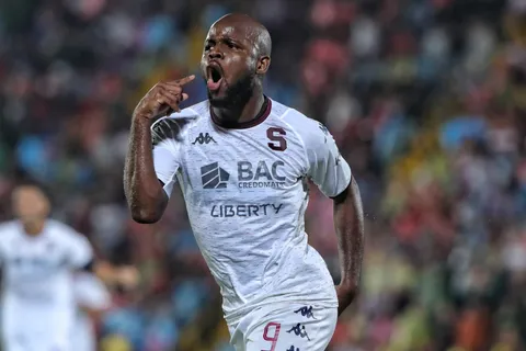Javon East está molesto con Saprissa.