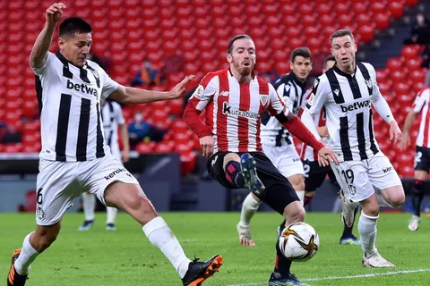 ¡Gran resultado! Levante de Oscar Duarte empató en San Mamés