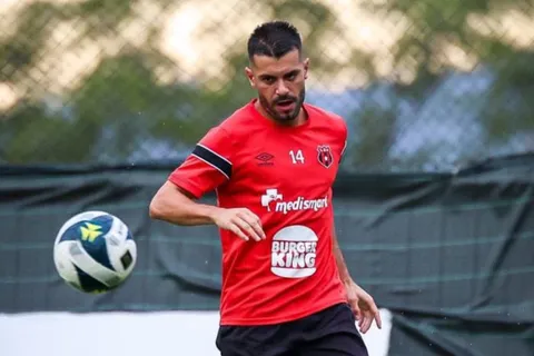 Lejos de Alajuelense: Iago Falque confirma su nuevo destino fuera de Costa Rica