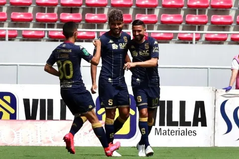 Saprissa le gana un partidazo a Herediano y queda como líder del grupo [VIDEO]